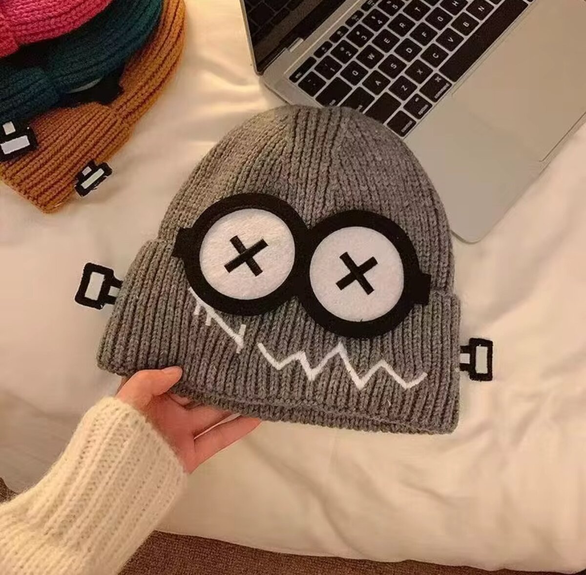 Bonnet emoji crocheté
