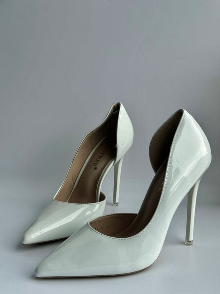 Pencil heel