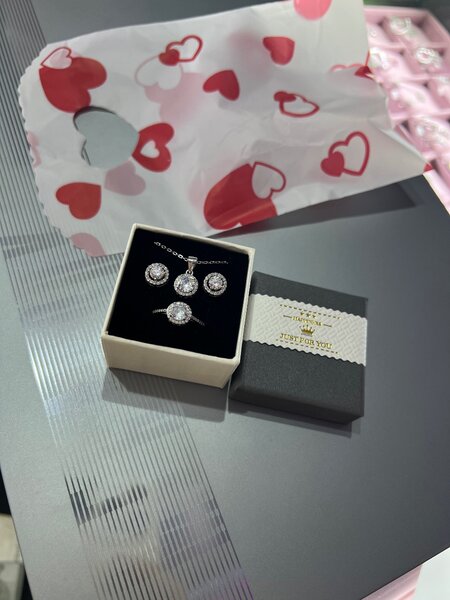 Все эти наборы по 2400сом