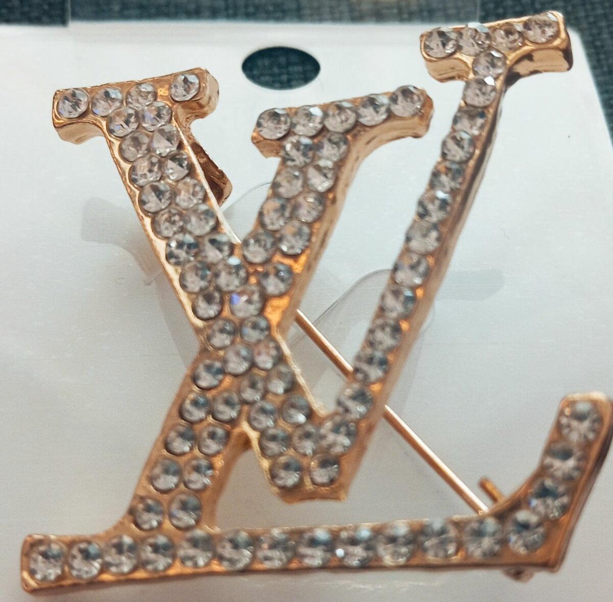 Broche élégante en strass