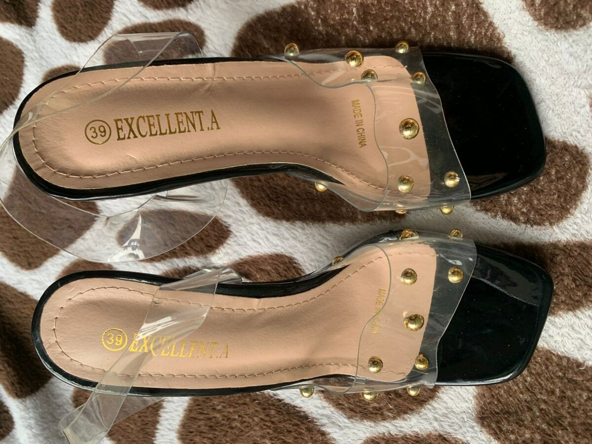 Escellenta sandales transparentes élégantes