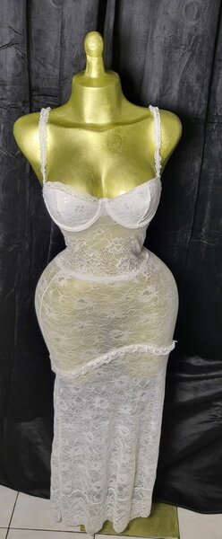 Robe longue en dentelle sexy