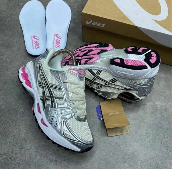 Asics Chaussures de Course Femme