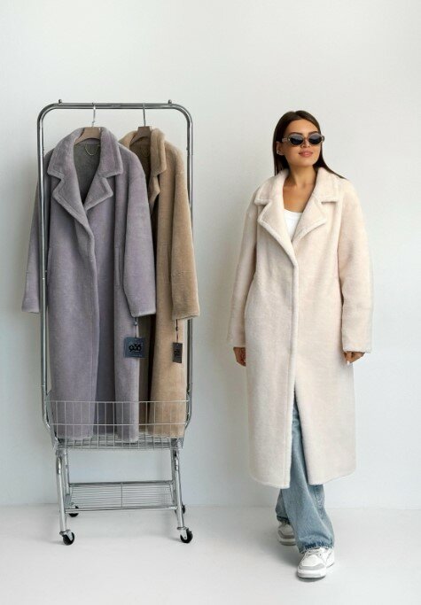 Красивая женская шуба, шерстяная