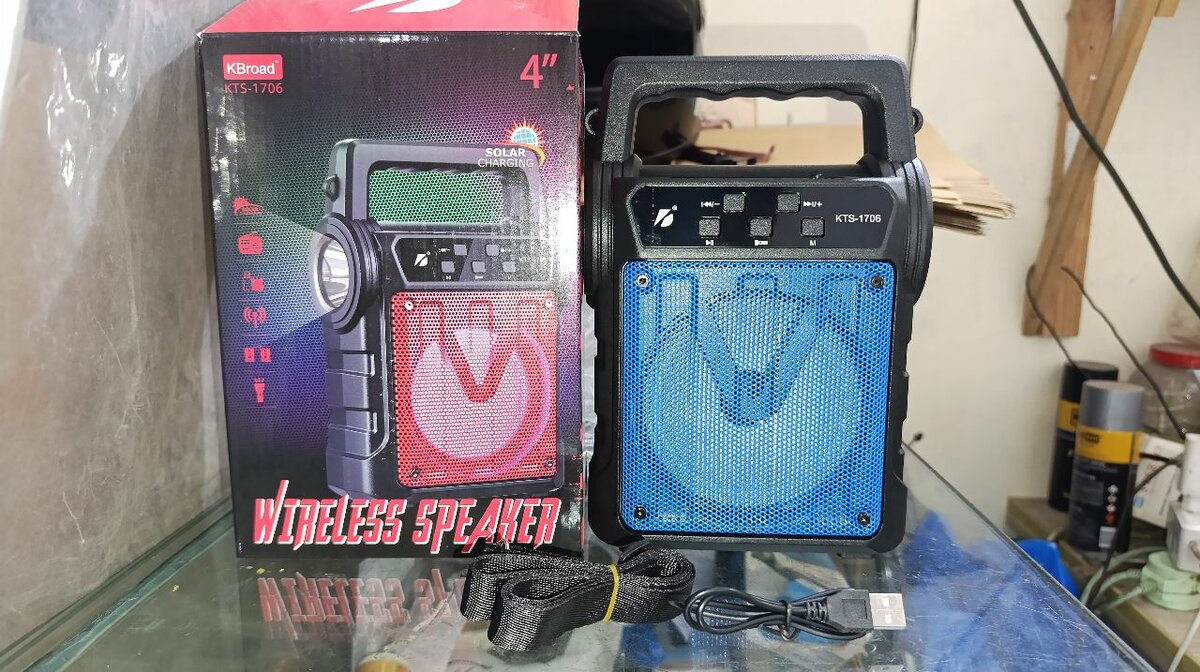 Bluetooth speaker with Solar and Torch