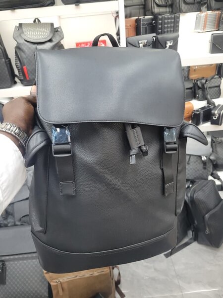 Sac à dos en cuir élégant