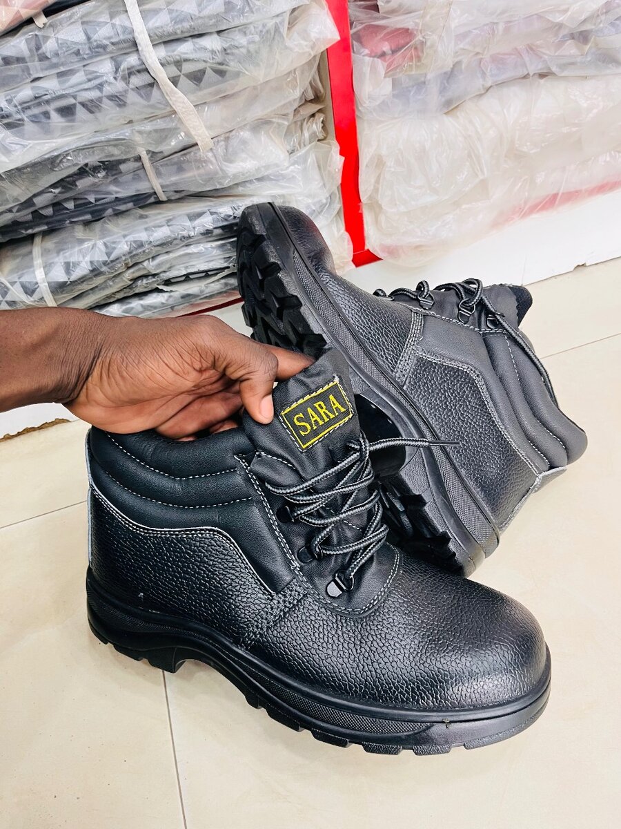 Safety boots