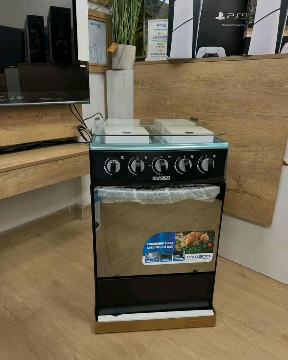 Cuisinière nasco 4 feux avec four
