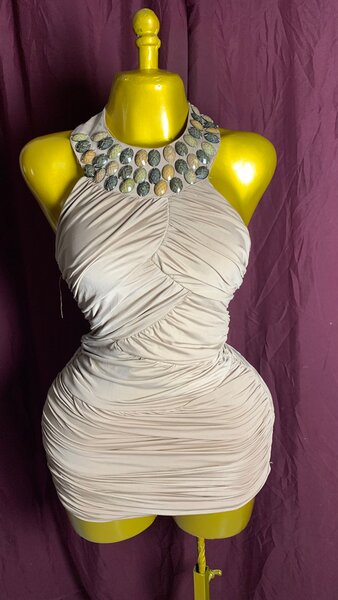 Robe fleurie femme élégante