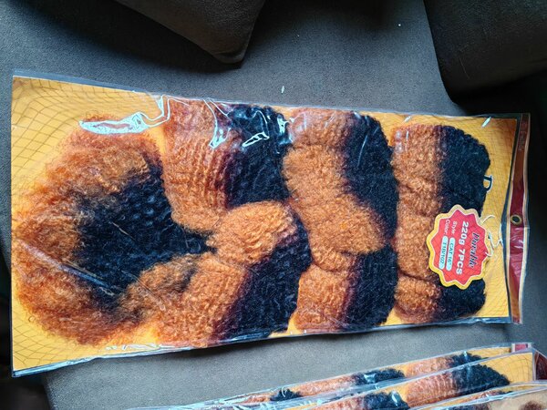 Extensions afro colorées