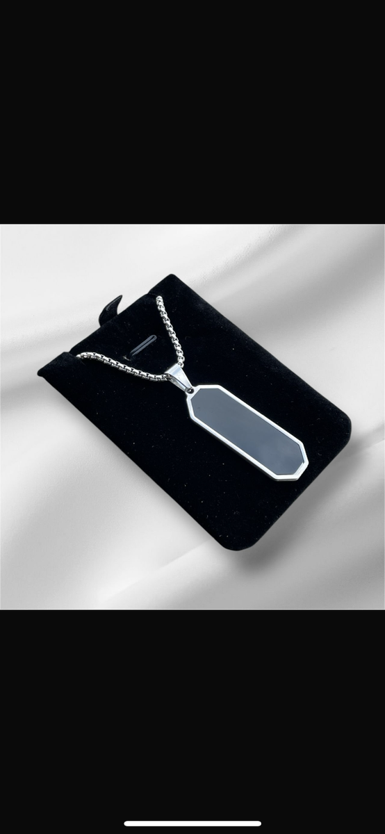 Pendentif plaque élégante