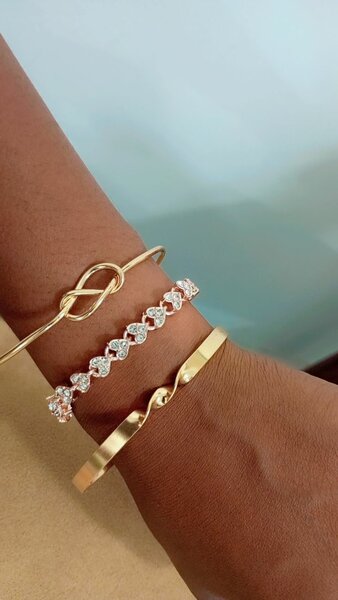 Bracelet doré élégant