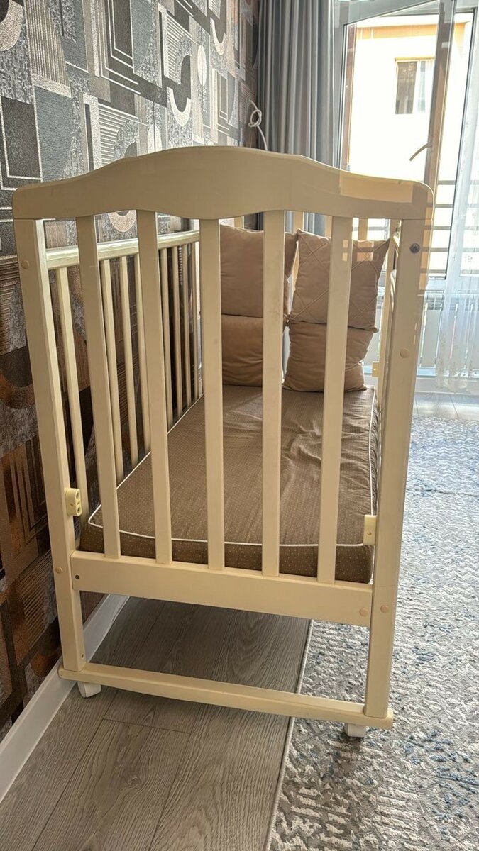 Детская кроватка