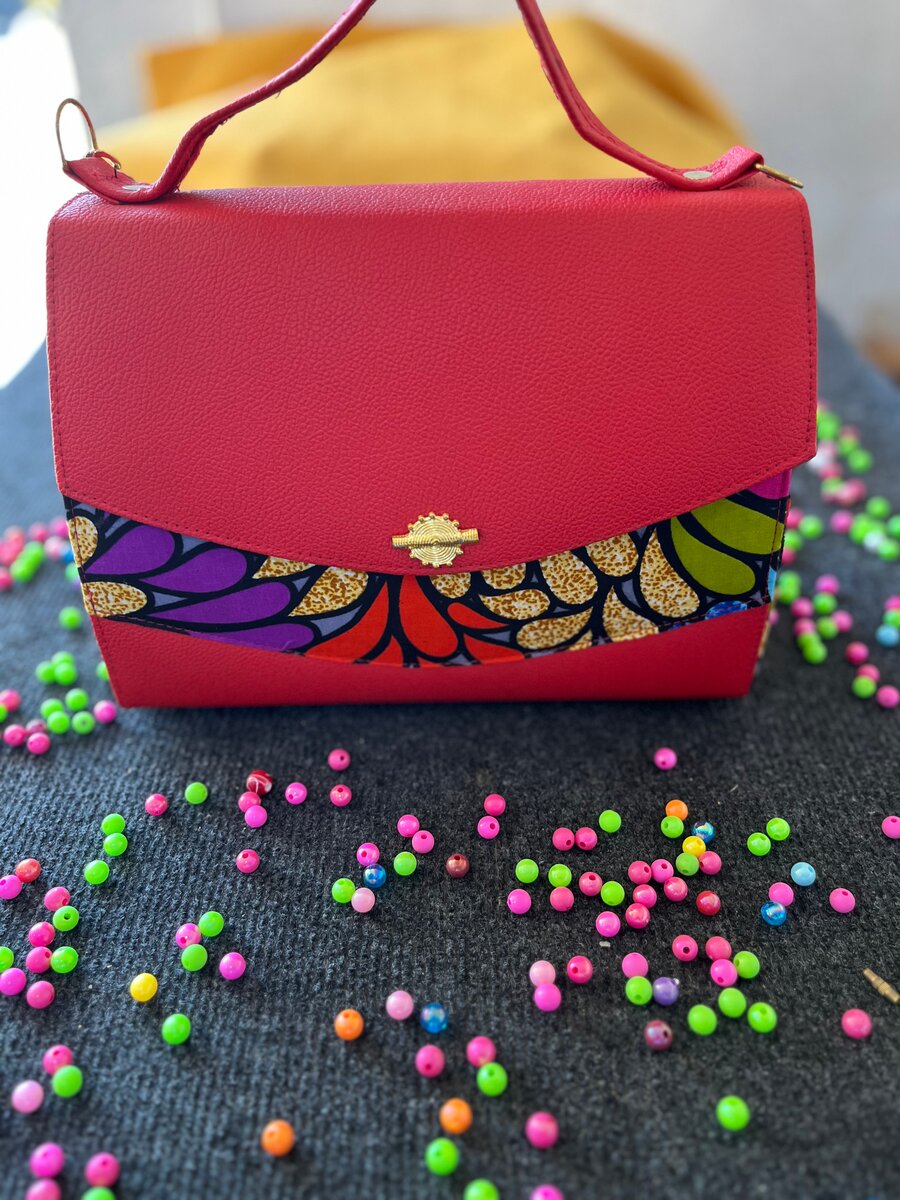 Sac à main élégant et coloré