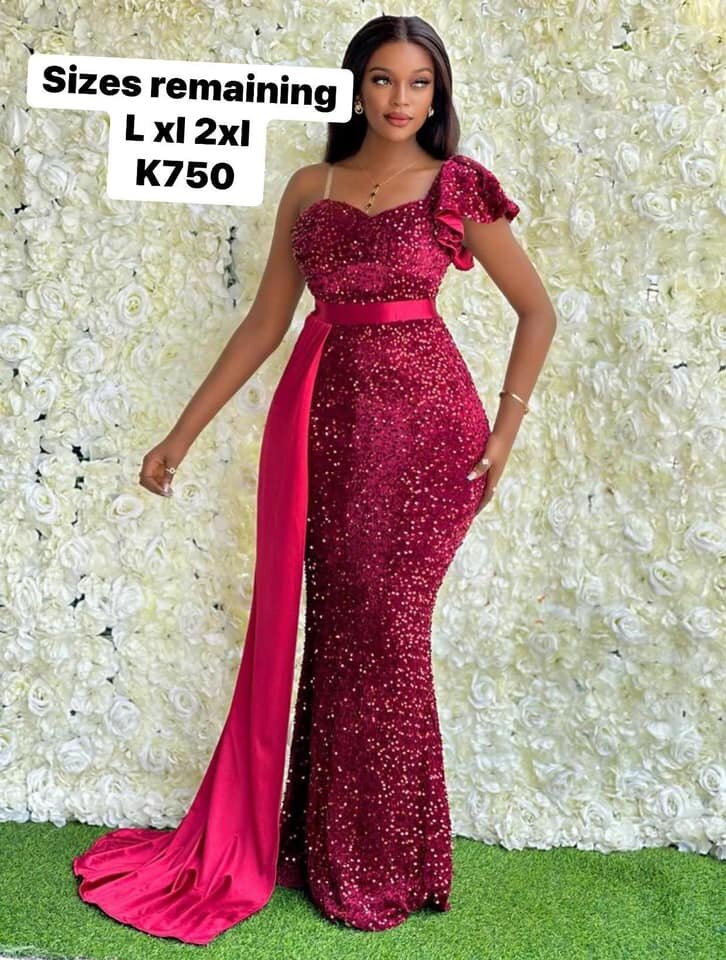 Beautiful women 's long red dress
