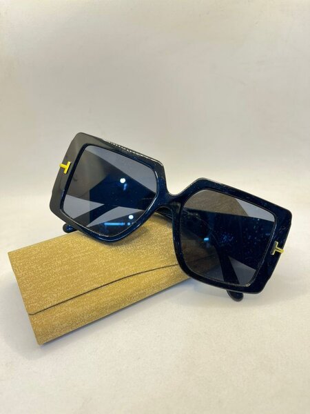 Lunettes de soleil carrées élégantes