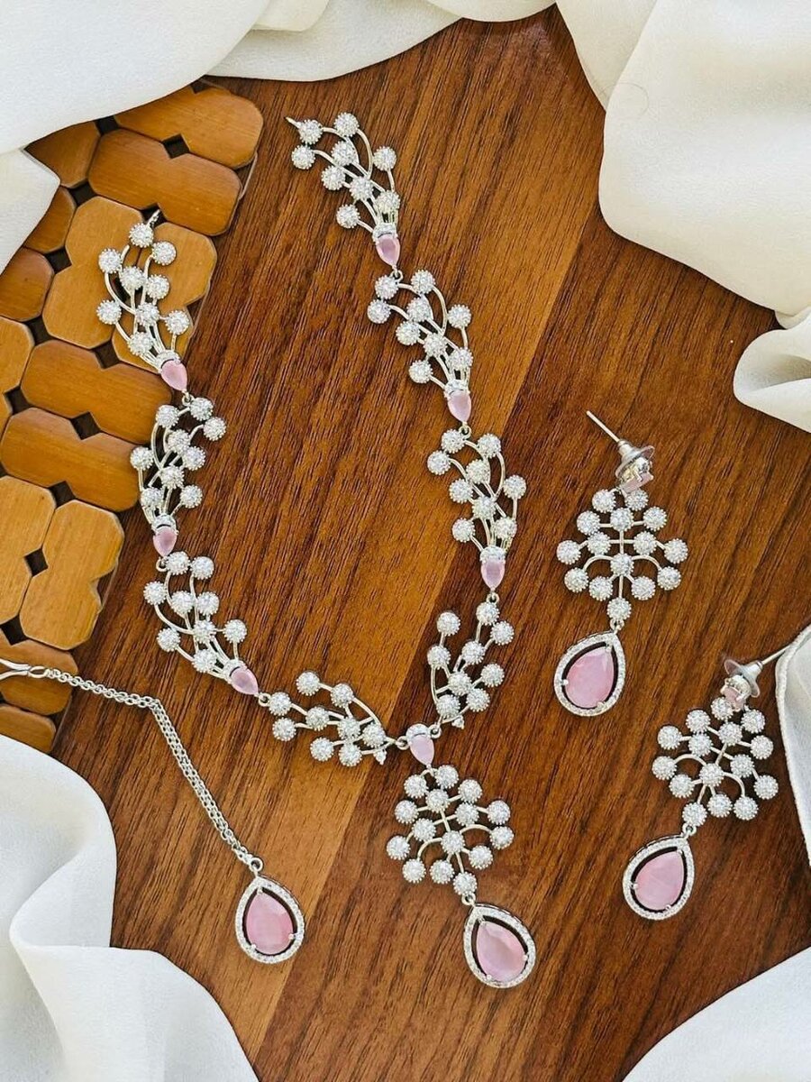 Ladies wedding set Necklace and earrings