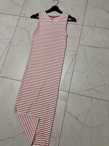 Платье Stradivarius которого уже не найдешь в Москве и в Биш