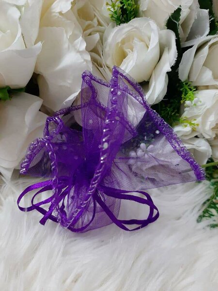 Tulles à cordes violet foncé