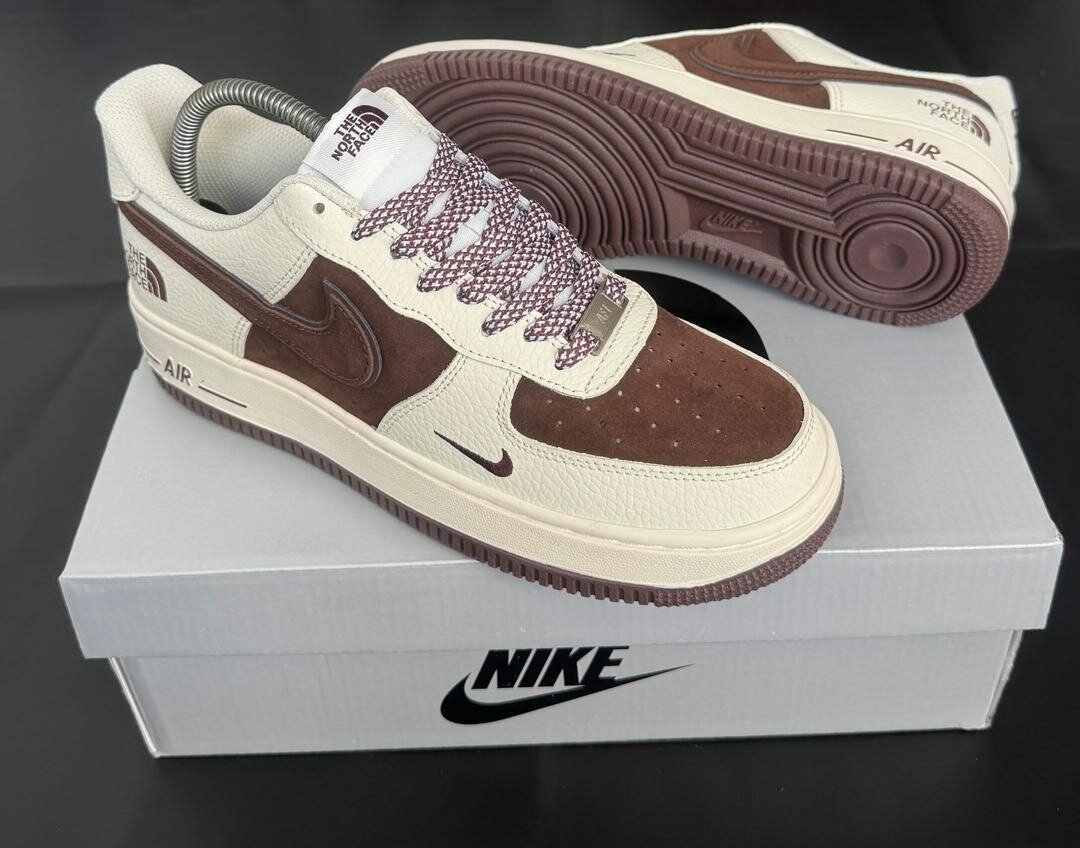 Nike Air Force Marron