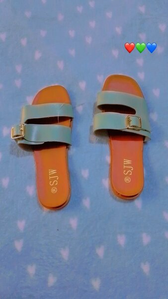 Tongs et Slides élégants pour femmes