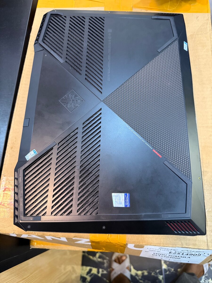 Hp omen Intel core i5 Ram 24GB NVIDIA 1650 SSD 512GB FROM UK