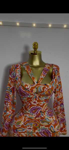 Robe longue à motif vibrant