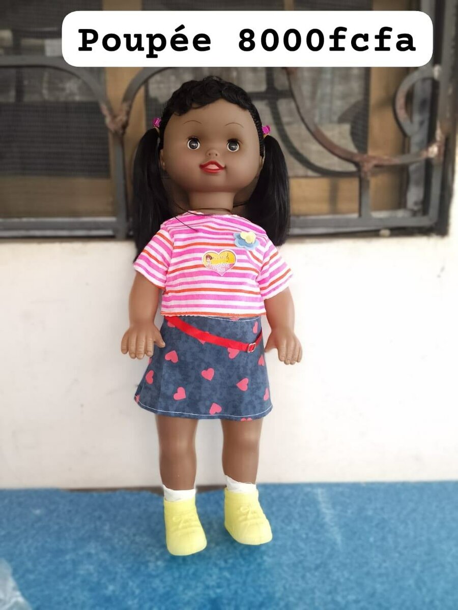 Jolie Poupée à Habiller