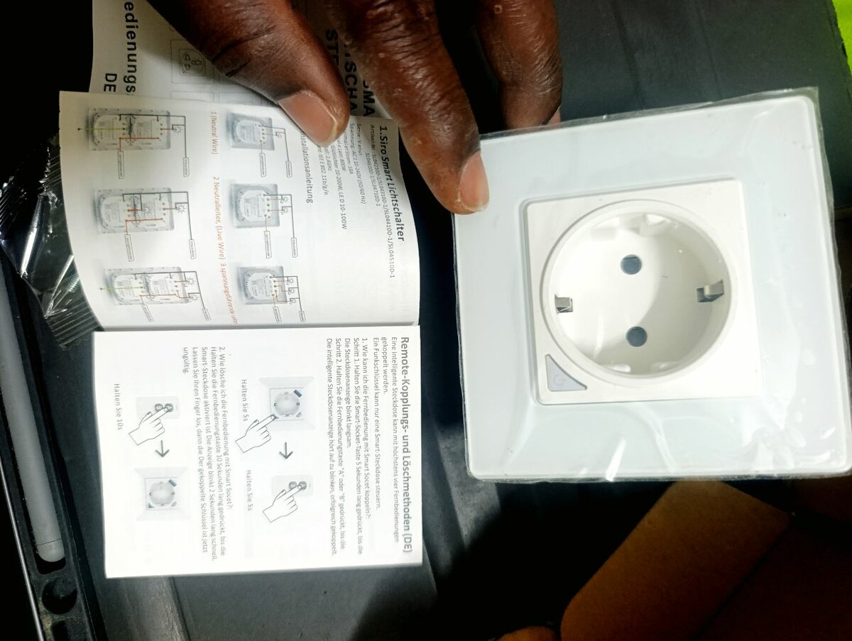 Prise murale connectée