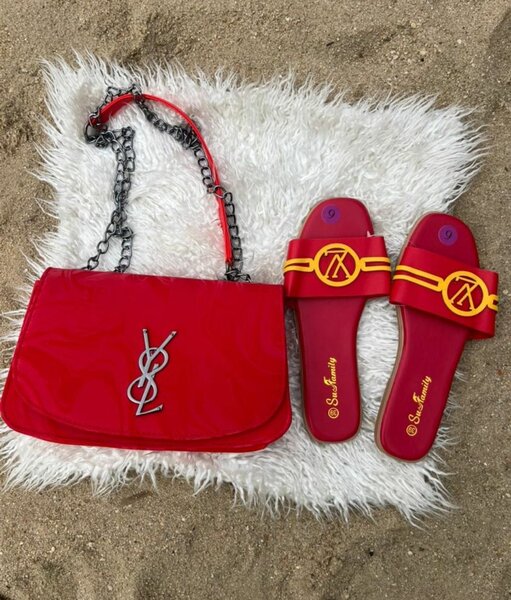 Ensemble sac et sandales rouges
