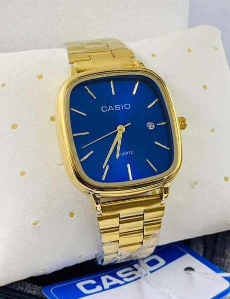 Montre Casio Quartz Dorée