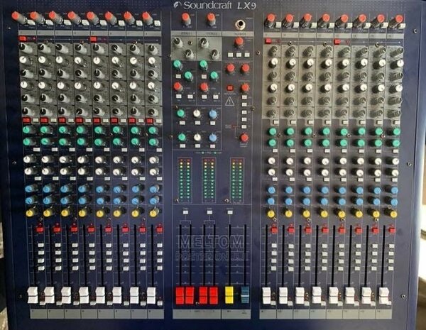 SOUNDCRAFT LX9 16CHANNELS MIXING CONSOLE