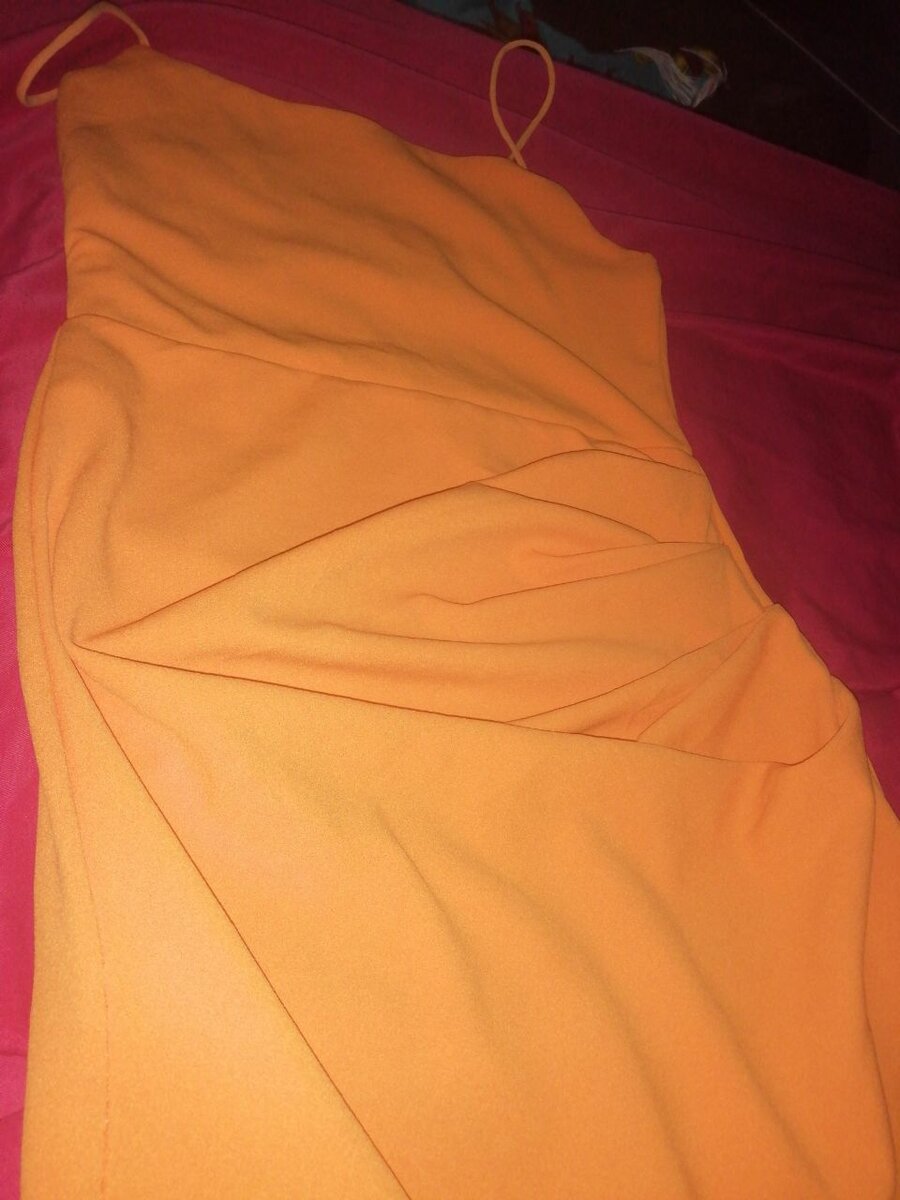 Robe élégante jaune vif