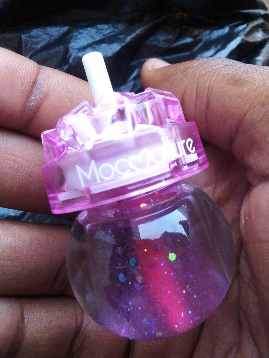 Gloss à lèvres scintillant