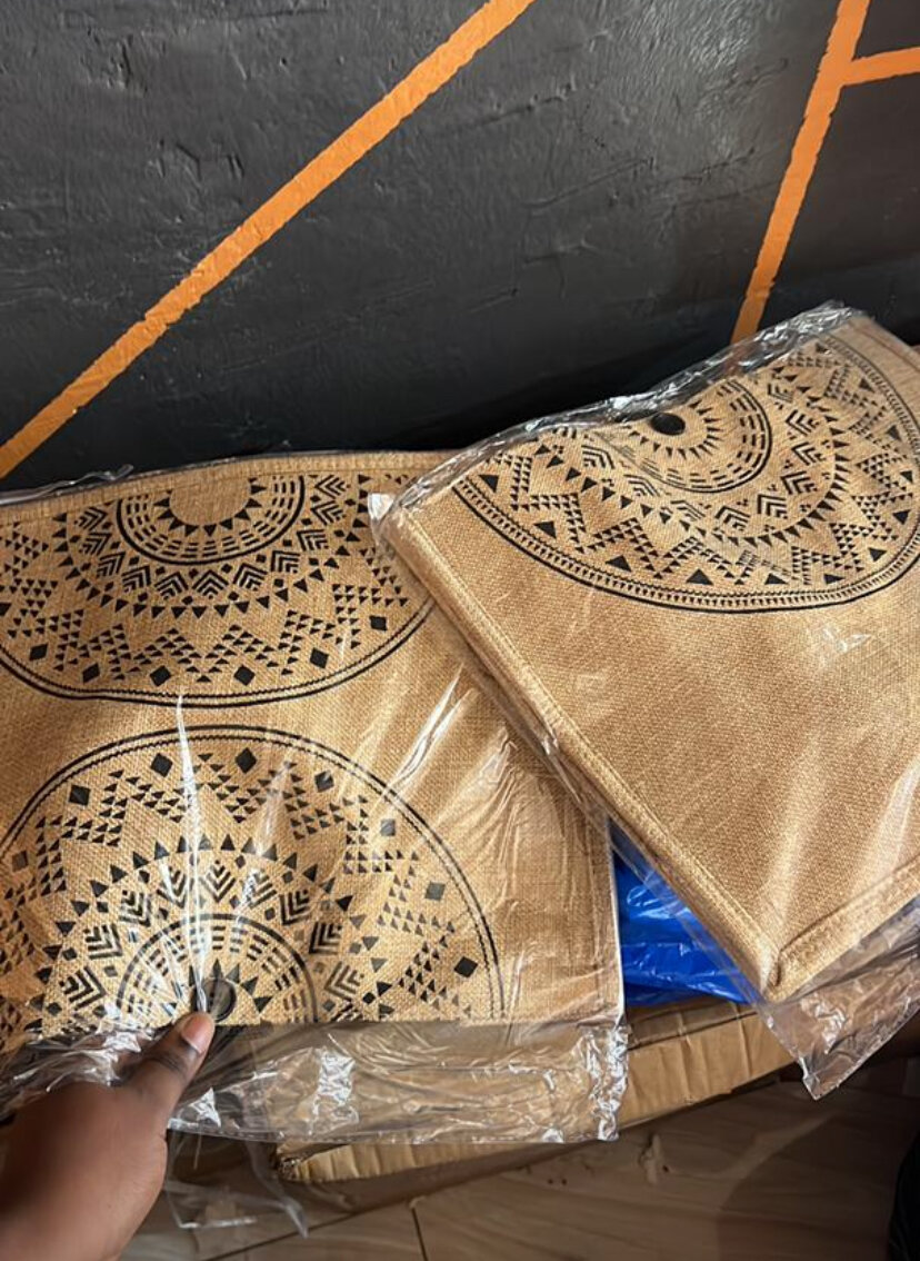 Sac cabas en jute bohème
