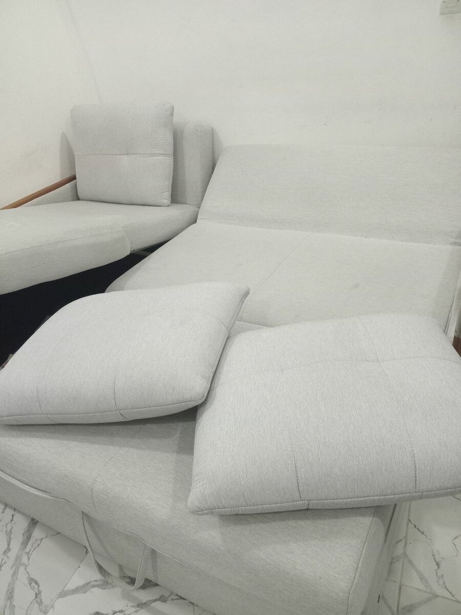 Canapé lit convertible moderne