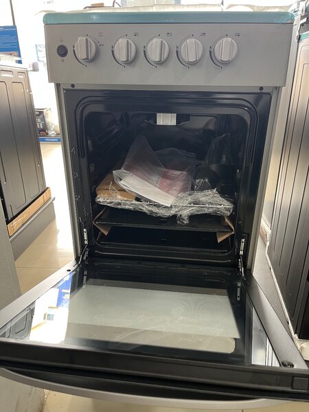 Cusiniere a four midea