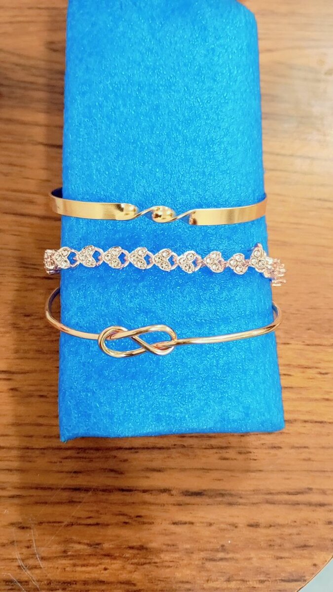 Bracelet doré élégant