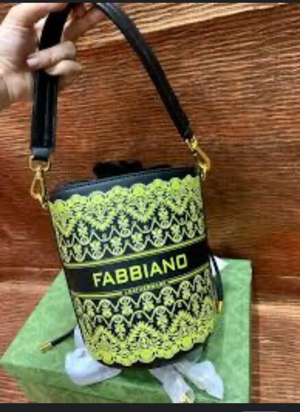 Bucket bag