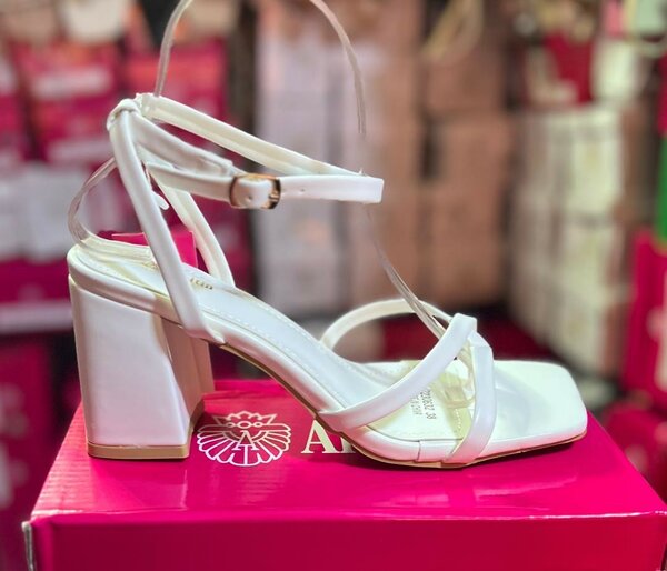 Chic mules