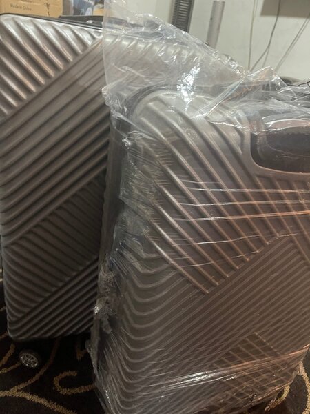 2 set travel suitcases from UK( Big and medium size)