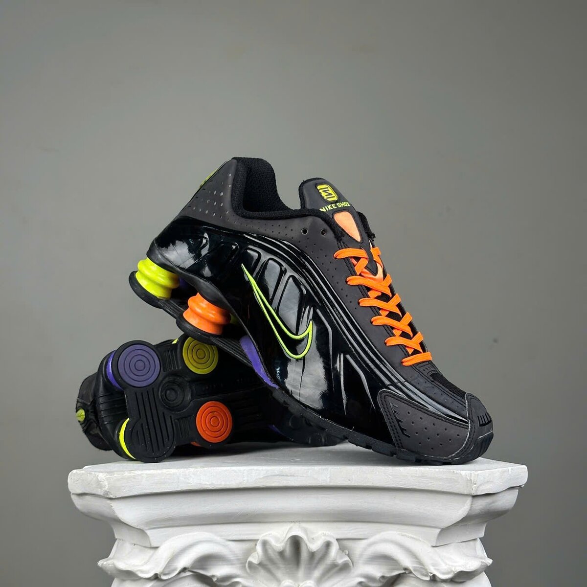 NIKE SHOX R4 BLACK MULTI VOLT