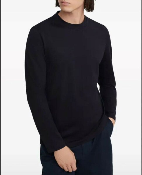 T-shirt noir à manches longues