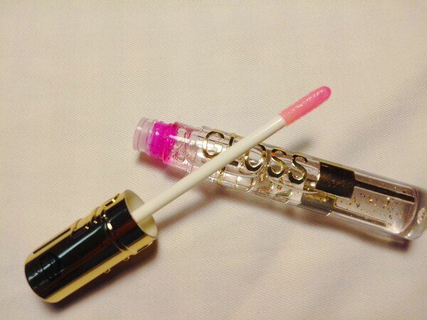 Lip gloss  transparent à paillettes