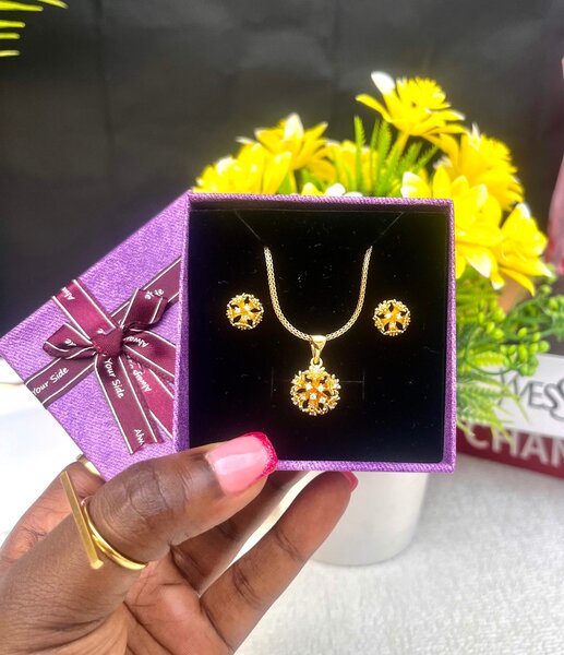 Parure Bijoux Dorée Élégante