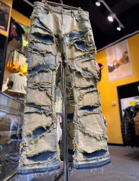 Jeans déchirés tendance