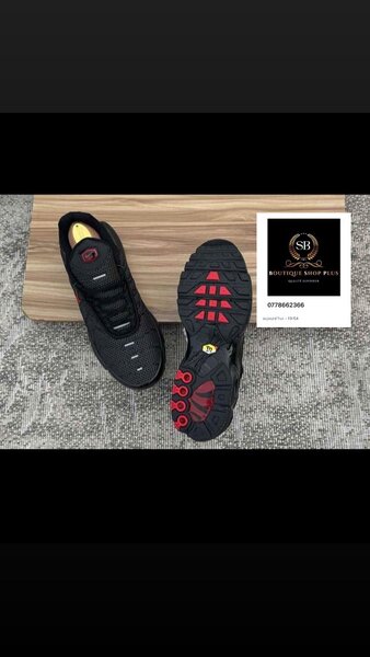 Basket NIKE TN authentique avec sa boîte