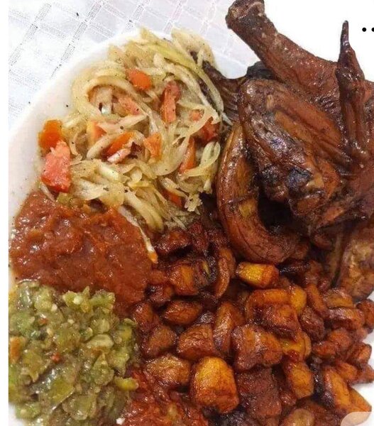 Délice de Poulet Grillé avec Banane Plantain