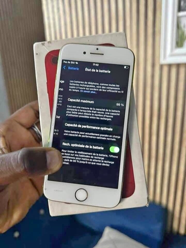 iPhone 8 simple Rouge 128 Go