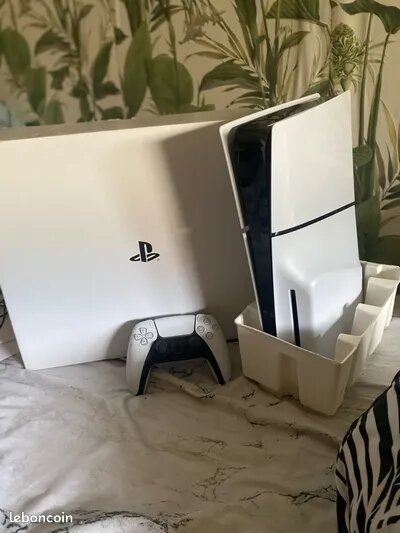 Console PS5 avec Astro Bot
